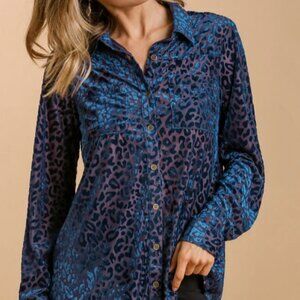 Umgee Sz 2X Blue Leopard Print Sheer‎ Burnout Crushed Velvet Button Up Blouse